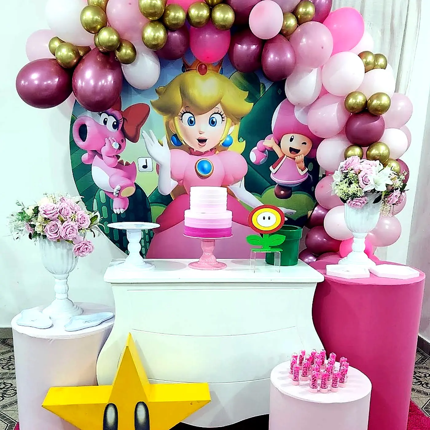 Decoração tema Princesa Peach com balões rosados